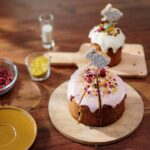 Babka Wielkanocna polana lukrem, zgodna z dietą keto